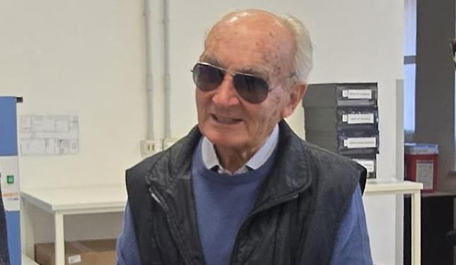 Dona all'ospedale un dispositivo da 10 mila euro, nel ricordo di moglie e figlio