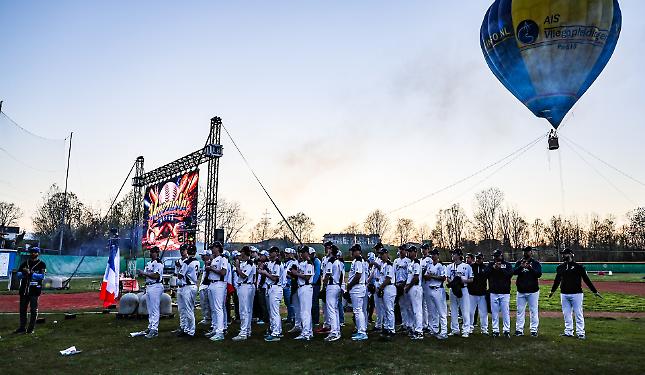 Fuochi, mongolfiere e show, Mondov&igrave; apre il suo "Super Bowl" del baseball
