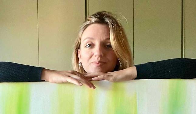 Quando l&rsquo;arte fa sognare: Valeria Suria racconta il suo universo di meraviglia e colori