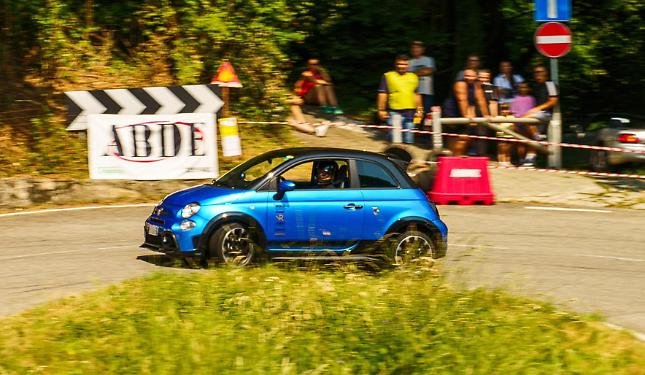 Auto storiche e da competizione tra le stradine delle Langhe: ecco "Bastia Motori"