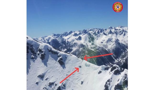 In bilico sulla cresta: scialpinista tedesco messo in salvo dal Soccorso Alpino
