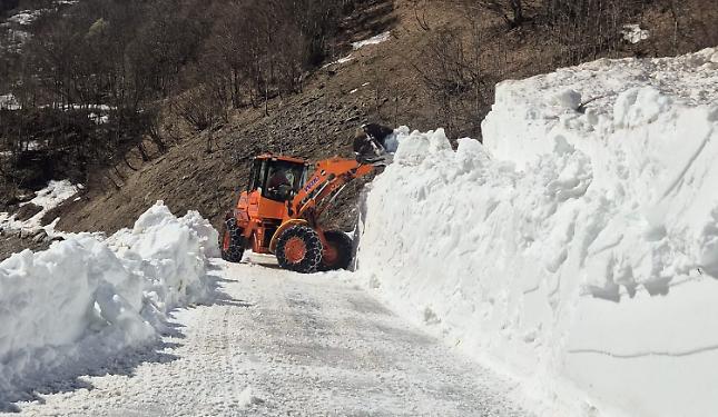 Dopo le valanghe di quest'inverno, da oggi riaprono due strade strategiche nel Cuneese