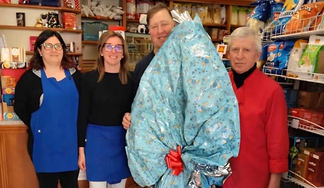 Un mega uovo di Pasqua che vale doppio: dolce sorpresa e grande cuore