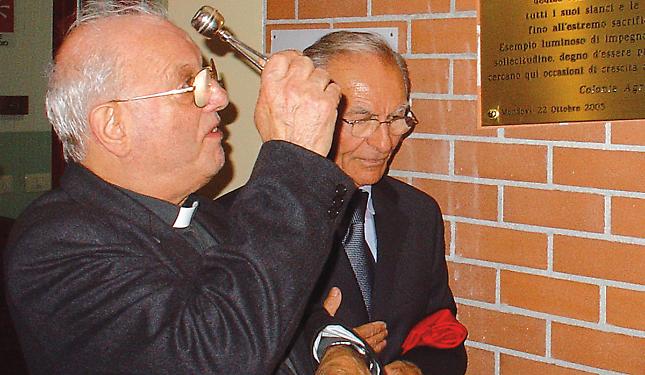 Il sacerdote che aiutava gli orfani e i giovani in difficolt&agrave;