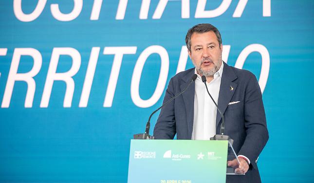 Salvini: &laquo;Questa settimana rischiamo che si blocchino tutti i cantieri d&rsquo;Italia&raquo;