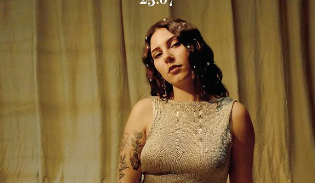 Debutta in Italia e sceglie Carr&ugrave;, l'annuncio della giovane musicista svizzera