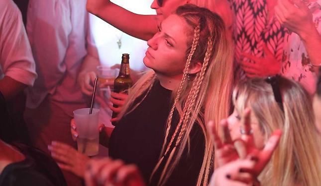 Musica, aperitivi, eventi: come garantire la sicurezza del pubblico dopo il caso Crans Montana?