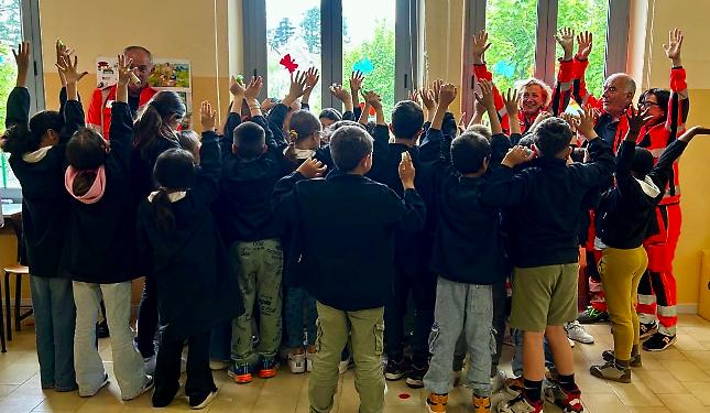 A scuola il progetto &ldquo;ABC... Primo soccorso!&rdquo;: una mattinata speciale con la Croce Bianca di Ceva