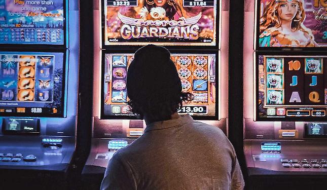 Gioco d'azzardo senza freni: 164 miliardi "bruciati" mentre il Paese paga il conto