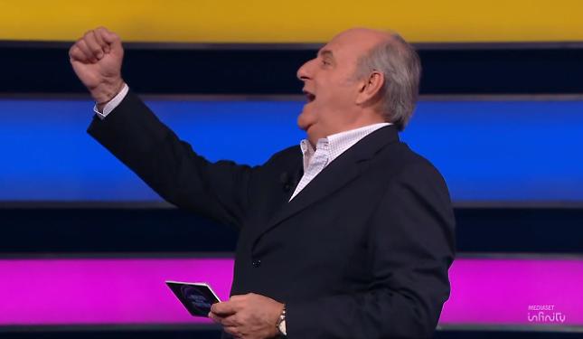 A "La Ruota della Fortuna" Gerry Scotti accoglie i monregalesi tra il pubblico... e omaggia il Raduno delle Mongolfiere