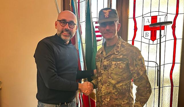 Di rientro dal Libano in guerra: il saluto al colonnello del II Reggimento Alpini