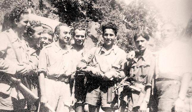 Studenti in piazza per ricordare il Capitano Gigi: e la data non &egrave; casuale