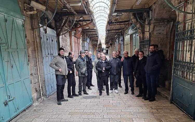 17 preti torinesi bloccati a Gerusalemme, in attesa del rientro