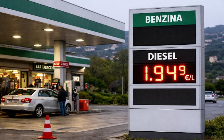 La guerra (anche) dei prezzi: a Mondov&igrave; il diesel sfiora i 2 euro al litro