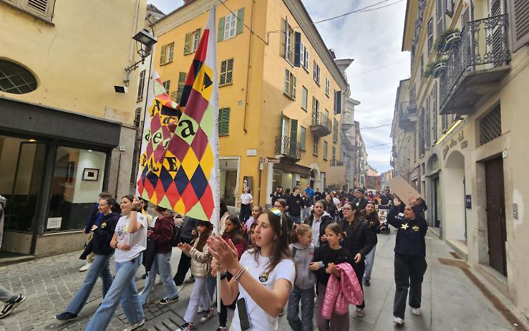I colori della Marcia della Pace, per le strade della citt&agrave;