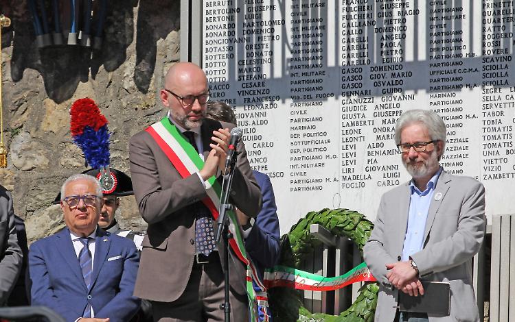 &laquo;Il 25 aprile ha restituito la libert&agrave; e la dignit&agrave; al nostro Paese&raquo;. Si restaurer&agrave; il monumento allo &ldquo;scalone&rdquo;